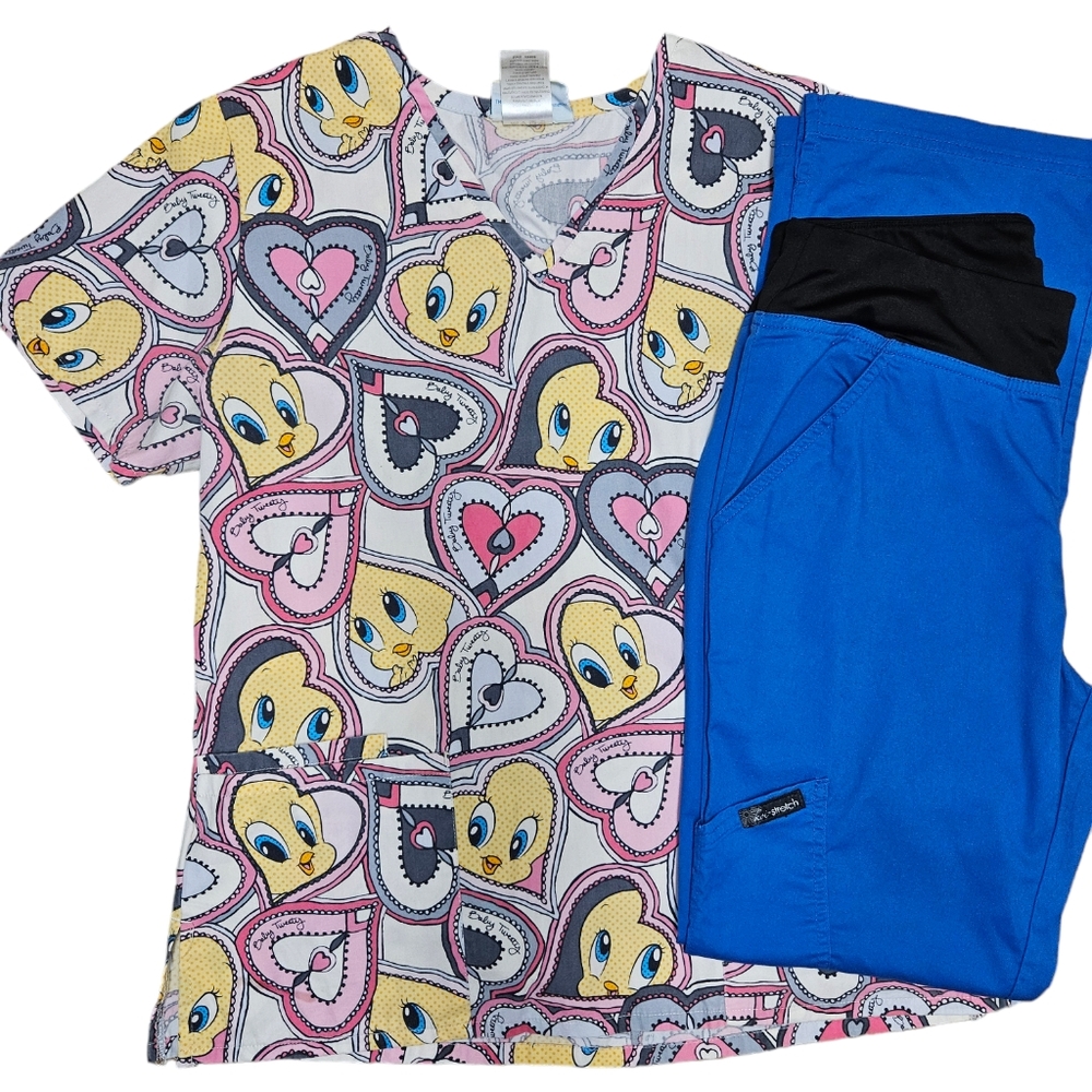 Looney Tunes Tweety scrub set